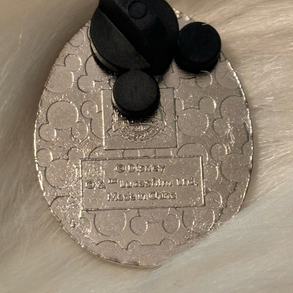Disney Trading Pin - Picture 2 of 2